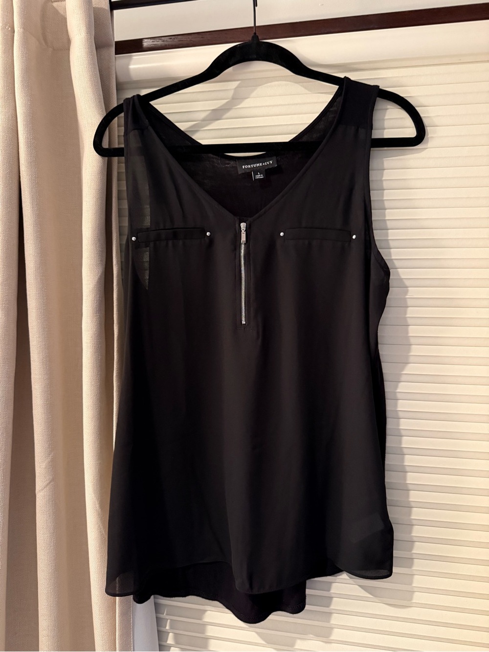 Fortune & Ivy Black mixed media V-Neck Zip-Sleeveless top